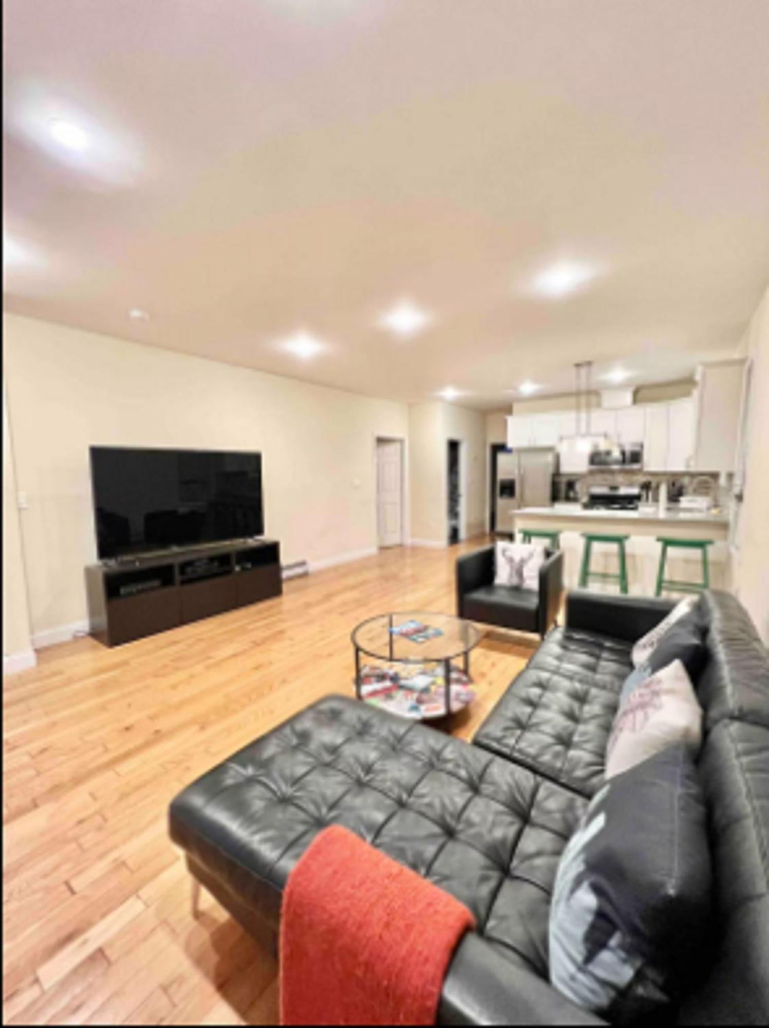 Park Slope Brownstone, Private Room, Private Bath * New York